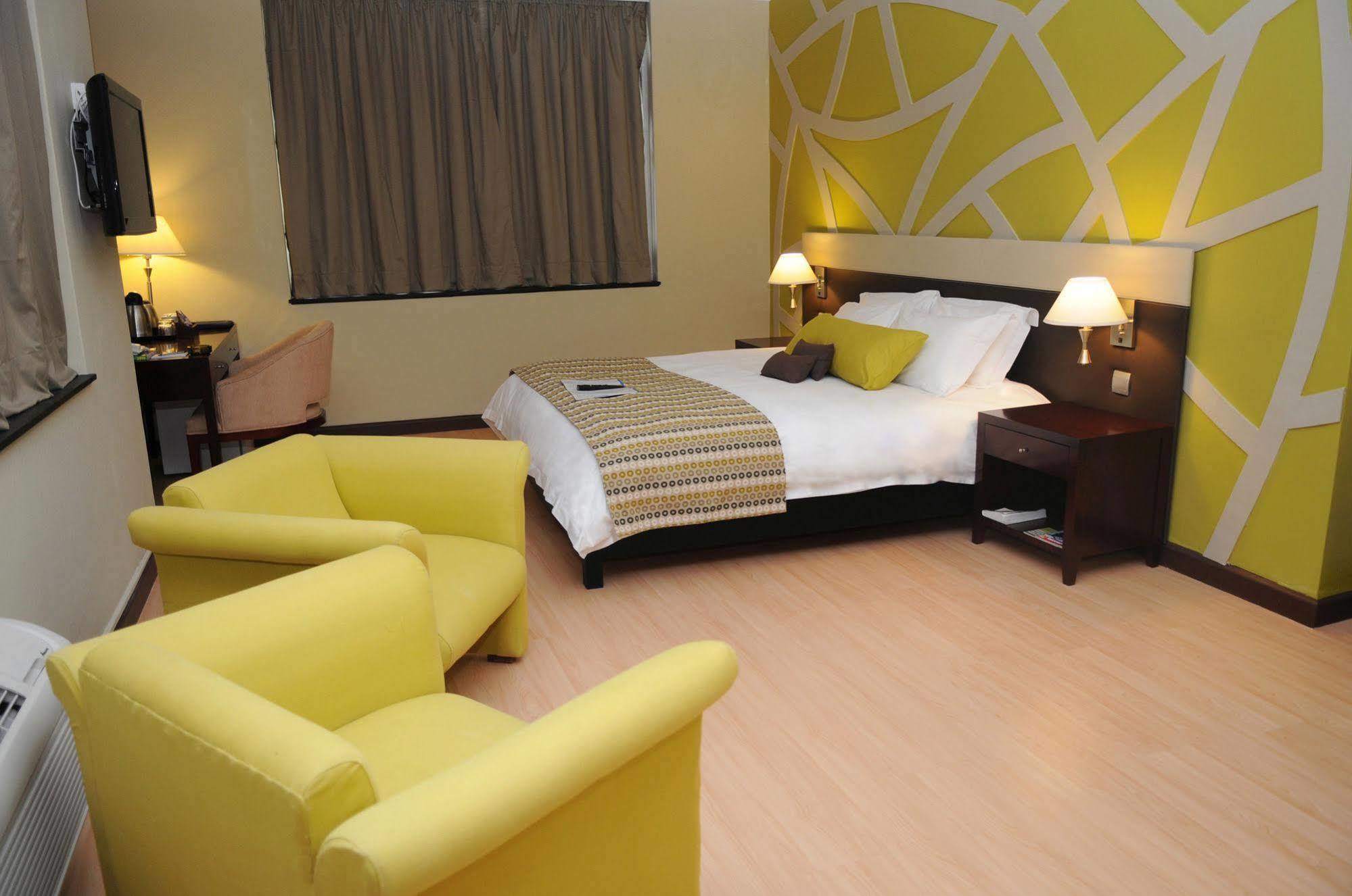 Protea Hotel By Marriott Lusaka Cairo Road מראה חיצוני תמונה